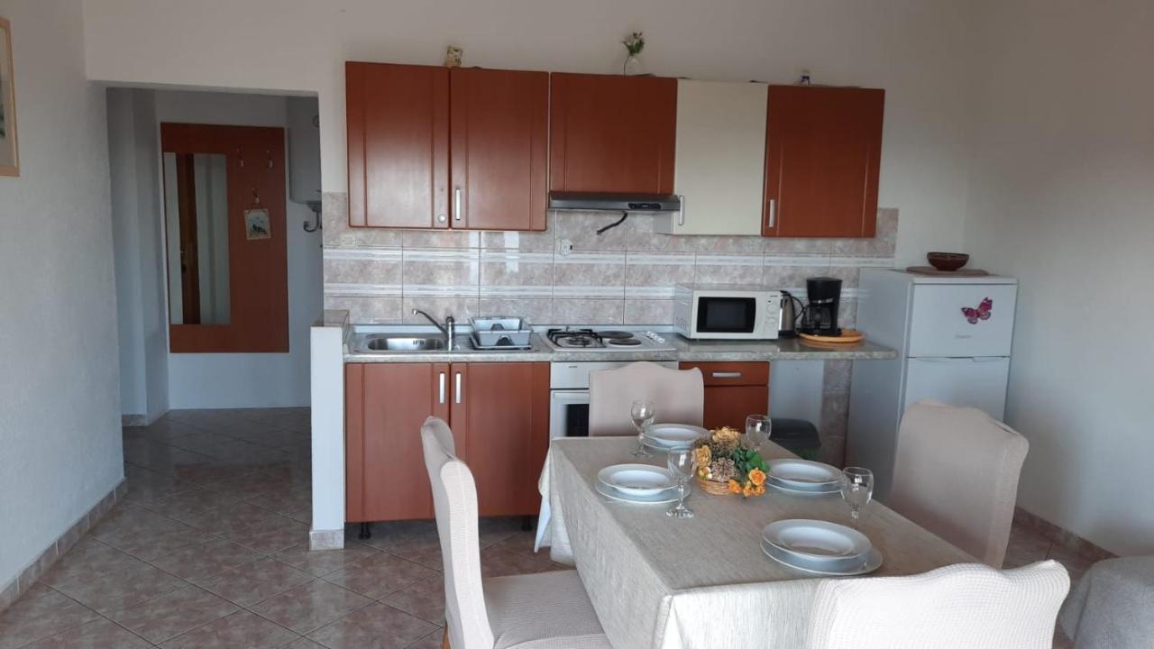 Apartmani Krpeta Pakoštane Zewnętrze zdjęcie