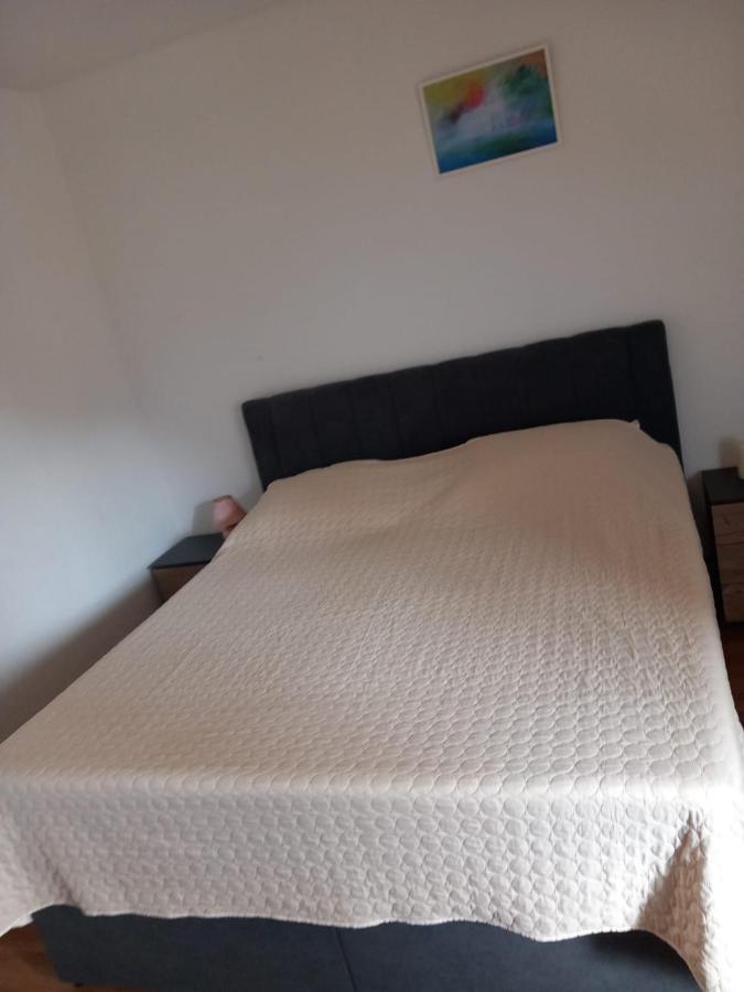 Apartmani Krpeta Pakoštane Zewnętrze zdjęcie