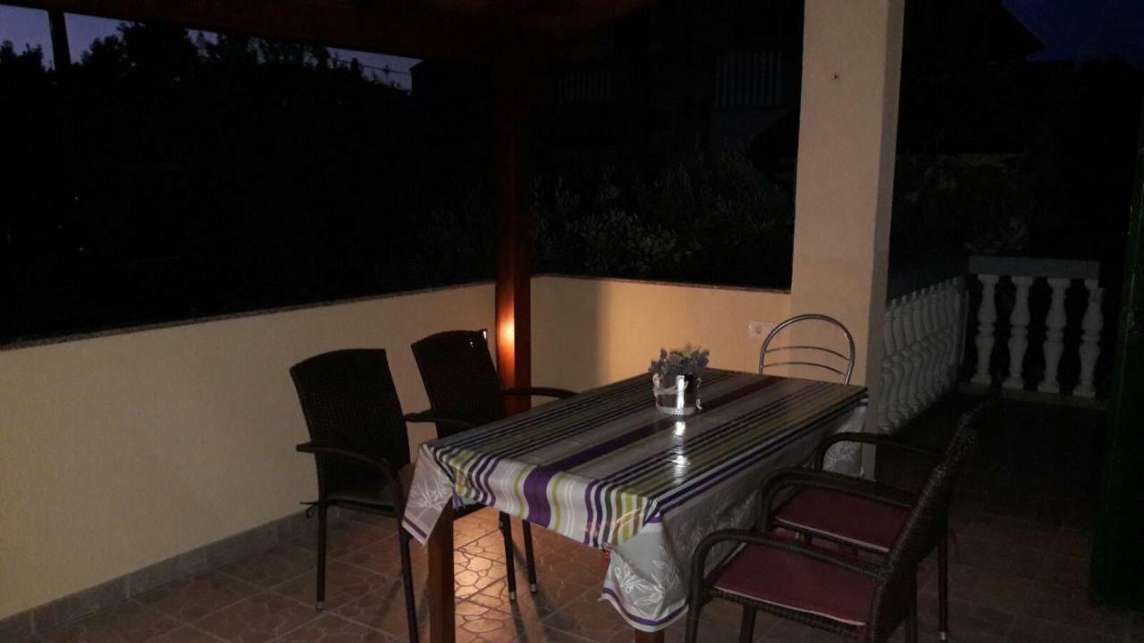 Apartmani Krpeta Pakoštane Zewnętrze zdjęcie